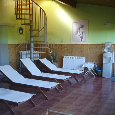 Balneario Almeida Dama Πανσιόν 3*